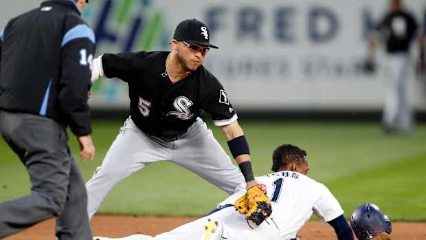 Yolmer Sánchez v Jarrod Dyson SEA v CWS 2017-05-18 (Joe Nicholson) USATSI_10063629 USATSI_10063728